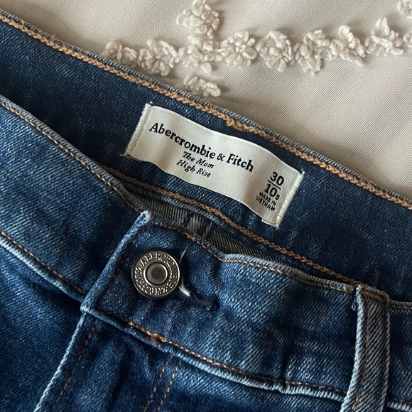 High Rise Mom Jean - Picture 10 of 10